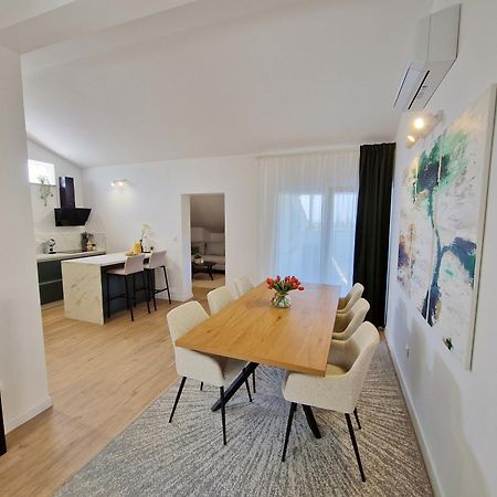 רוביני Apartments Jasna מראה חיצוני תמונה